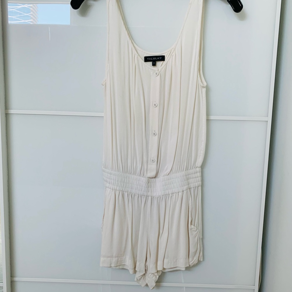 Selling brand new Aritzia romper in size small